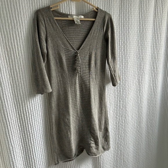 Gray knit sweater dress - Picture 8 of 10